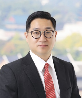 Arnold Yoo-Hum BAEK Foreign Attorney