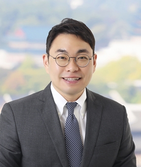 Hyunbok LEE 弁護士