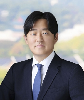Min Woo BAEK Attorney