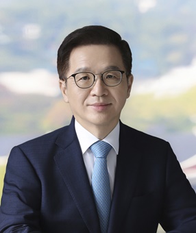 김홍선 고문