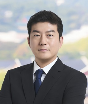 Donggyun HONG Attorney